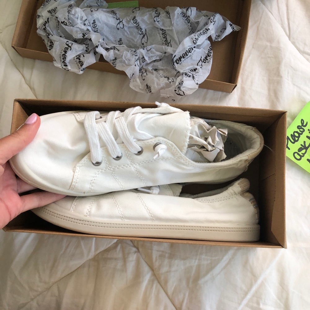 White Ked/Like Sneaker
